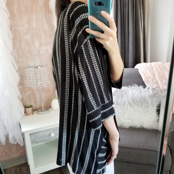 SALE Black White Kimono Boho Pocket Layering Cardi - Picture 4 of 8